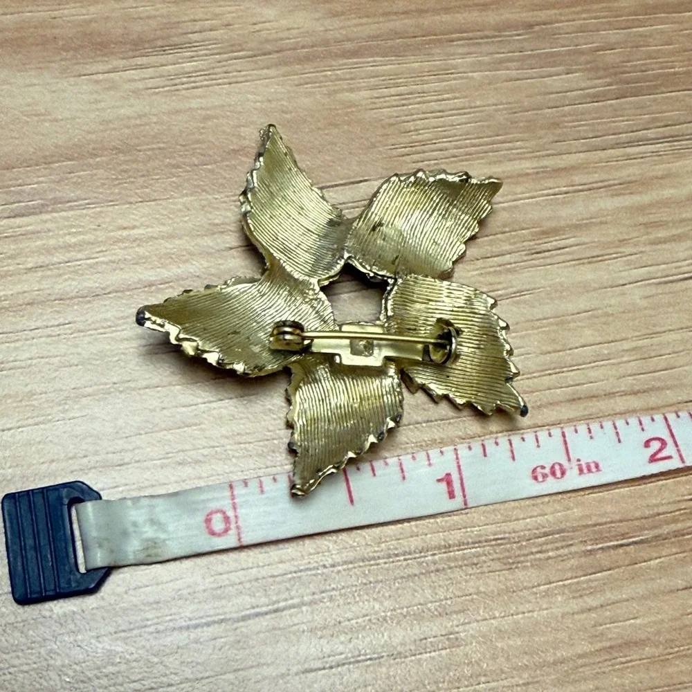 Vintage Gold Tone Textured Five Leaf Star‎ Botanical Brooch Pin 1.75 Inch
